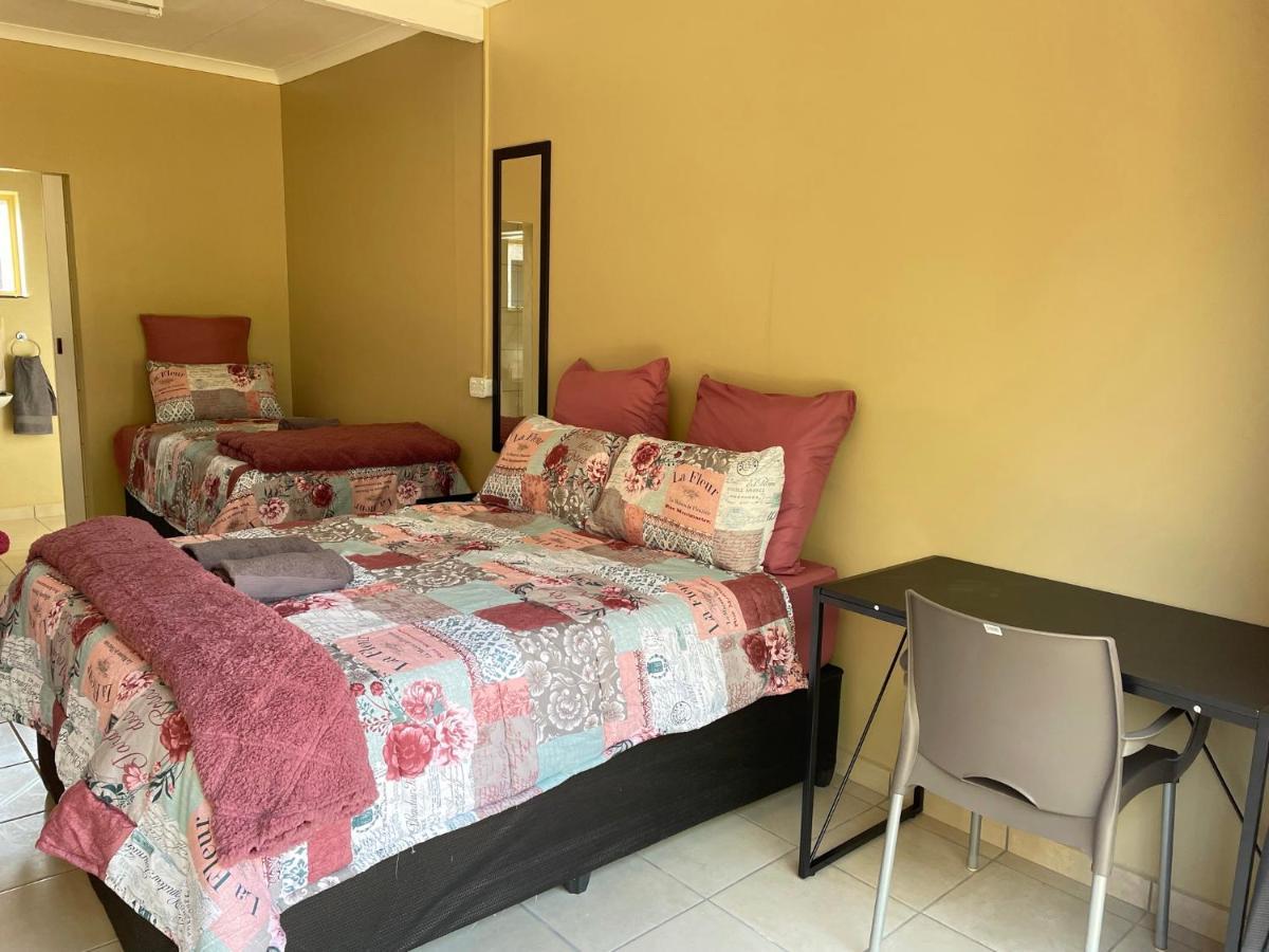 4 On Sirius Hotel Polokwane Kültér fotó
