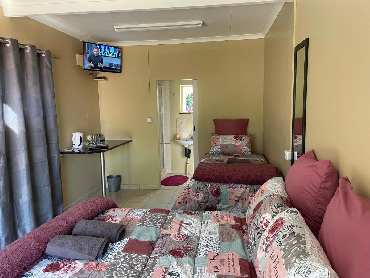 4 On Sirius Hotel Polokwane Kültér fotó