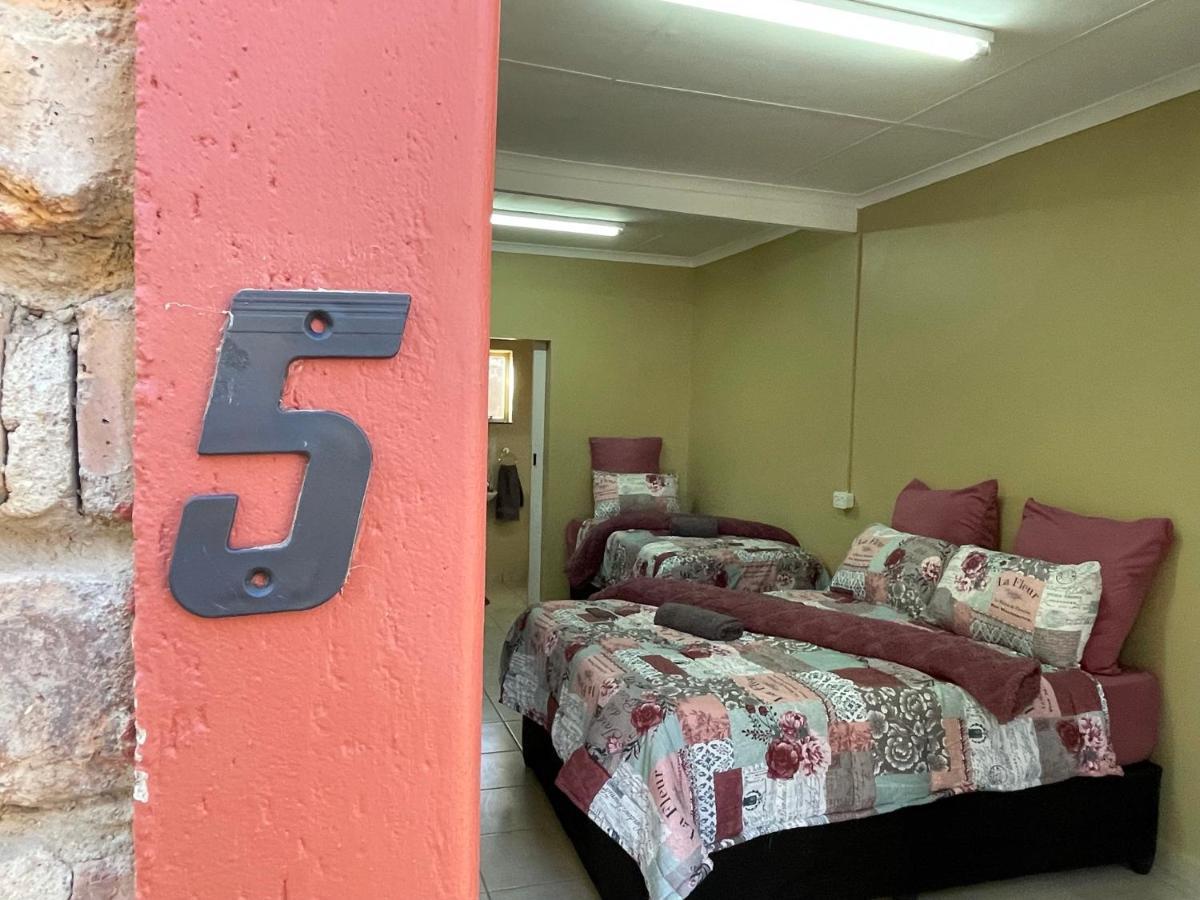 4 On Sirius Hotel Polokwane Kültér fotó