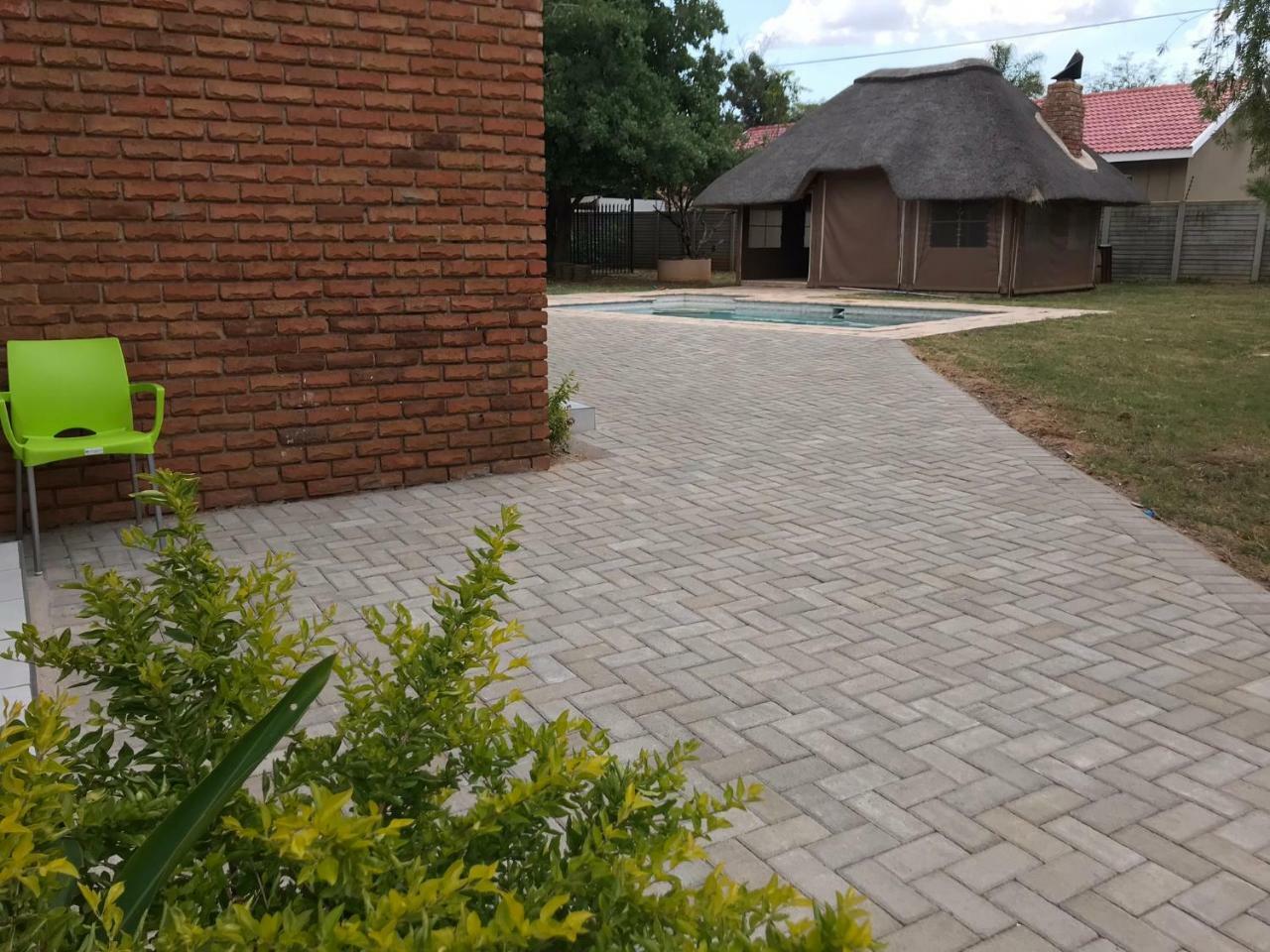 4 On Sirius Hotel Polokwane Kültér fotó