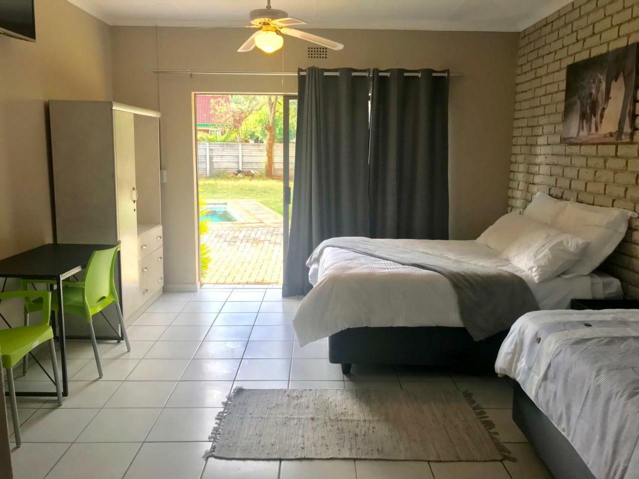 4 On Sirius Hotel Polokwane Kültér fotó