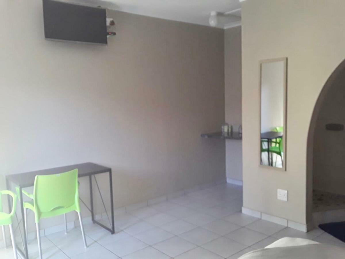 4 On Sirius Hotel Polokwane Kültér fotó
