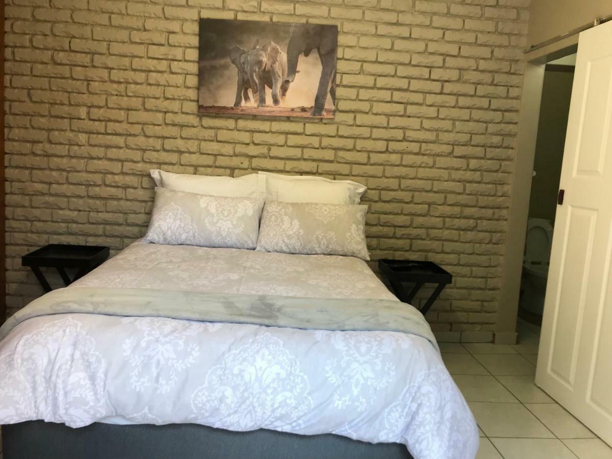 4 On Sirius Hotel Polokwane Kültér fotó